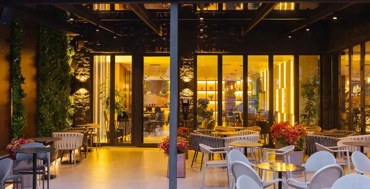 Park Plazza Hotel Korce Exterior foto