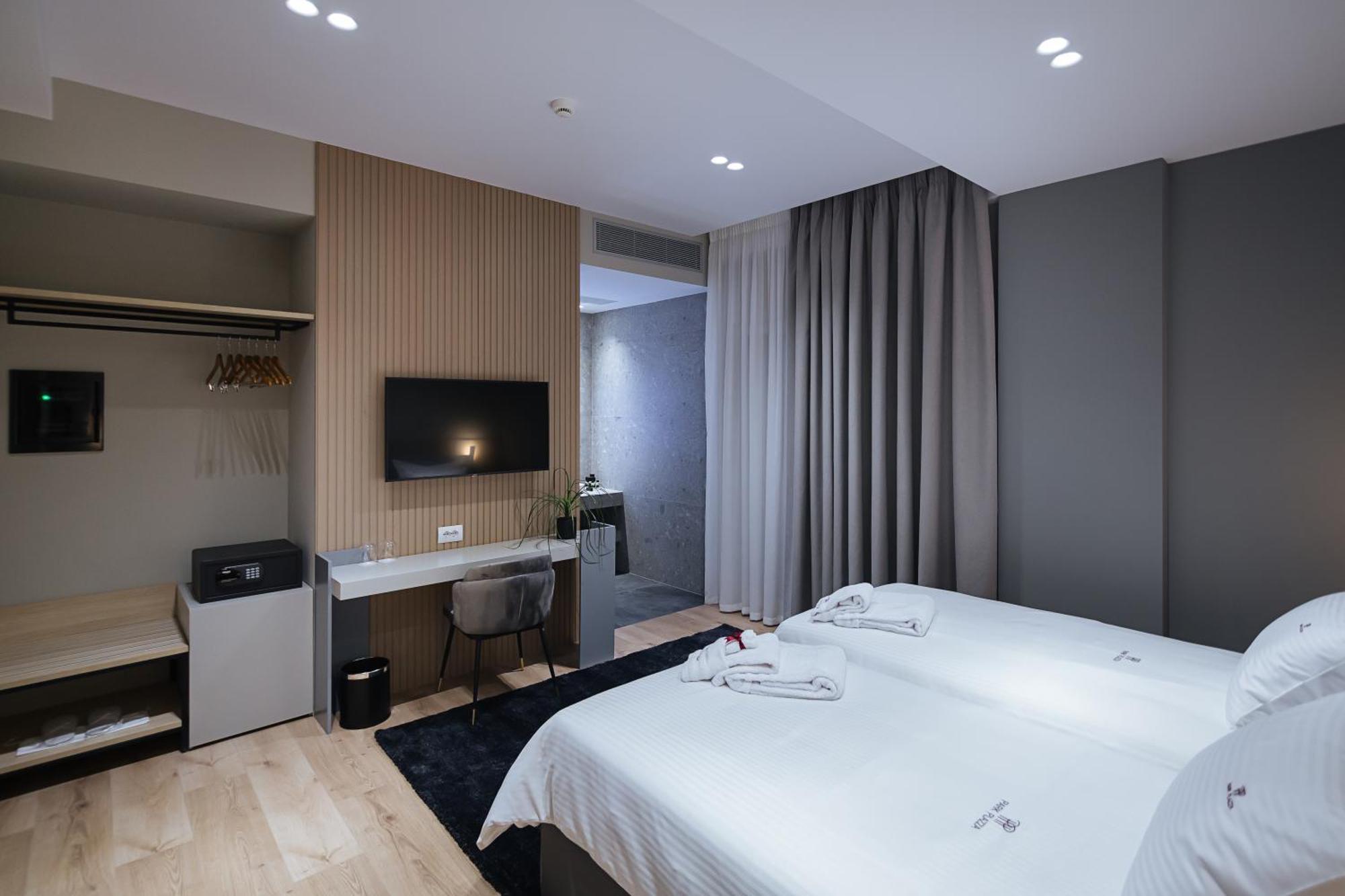Park Plazza Hotel Korce Quarto foto